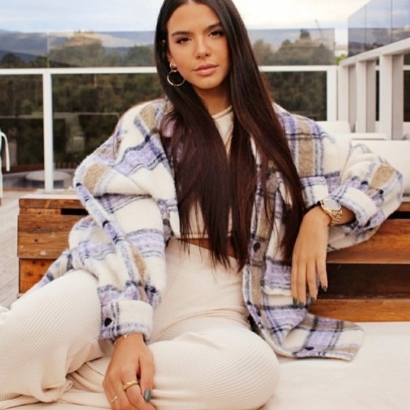 Zara Oversized Overshirt Plaid Jacket xL blue yellow buttons fuzzy hair - Picture 2 of 14